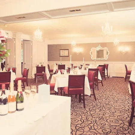 Devon 3* Templeglantine Village