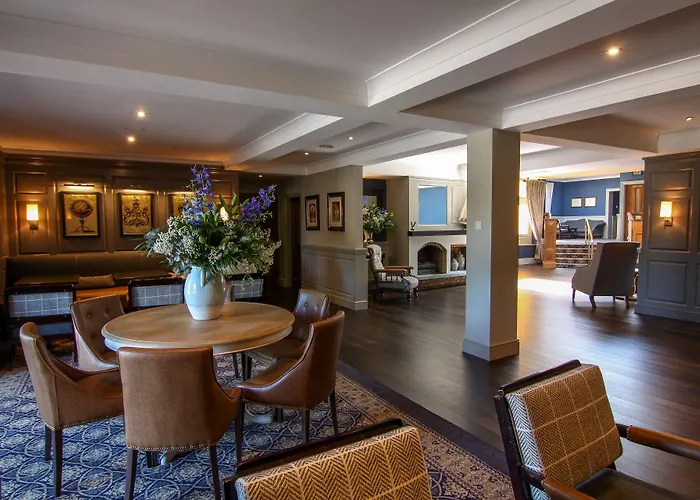 Hotel Devon Templeglantine Village